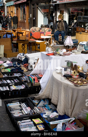 Brick Lane Marktstand London E1 Bric-a-Brac. Stockfoto