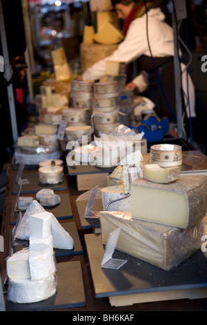 Neals Yard Dairy im "Französischen" Markt am Venn Street, Clapham Common, London Stockfoto