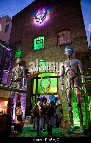 Cyber-Hundeshop in Camden Market, London Stockfoto