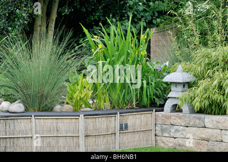Teich in einem japanischen Garten. Stockfoto