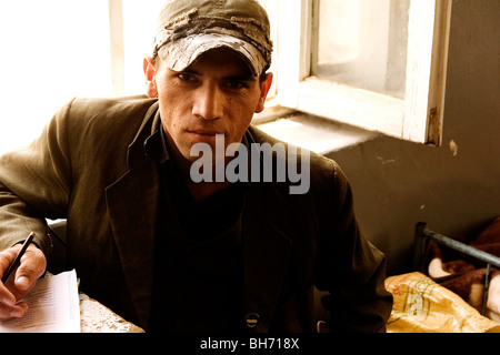 Verwaiste Teenager Studien am Waisenhaus in Kabul-Afghanistan Stockfoto
