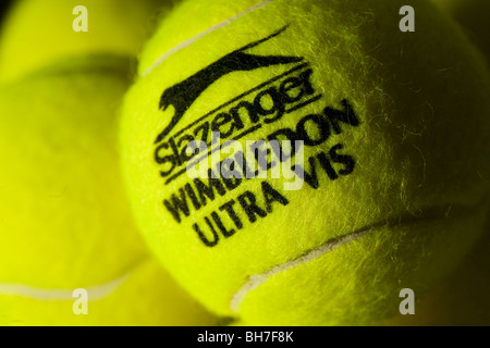 Slazenger Wimbledon Tennis Balls. Bild von James Boardman Stockfoto