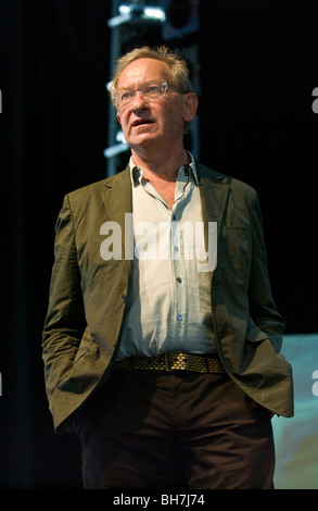 Simon Schama Historiker sprechen auf der Bühne Hay Festival 2009 Hay on Wye Powys Wales UK Stockfoto