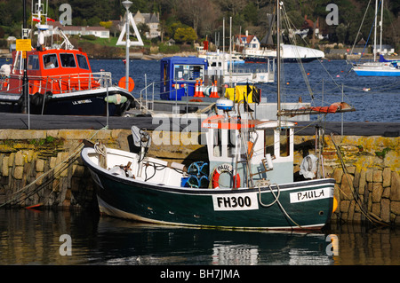 Angelboot/Fischerboot im Hafen von Falmouth in Cornwall, England, uk Stockfoto