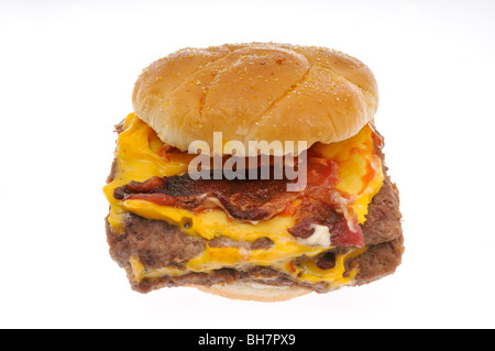 Wendys Speck doppelten Cheeseburger mit Brötchen auf weißem Hintergrund Stockfoto