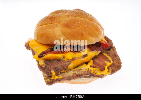 Wendys Speck doppelten Cheeseburger mit Brötchen auf weißem Hintergrund Stockfoto