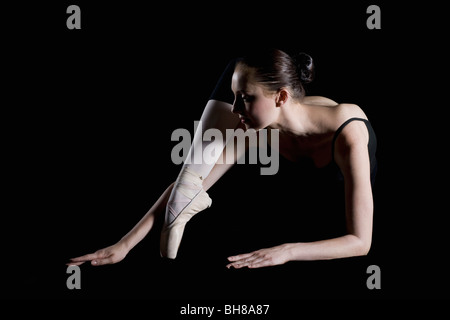 Ballett-Tänzerin posiert Stockfoto