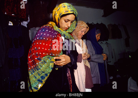 Peckham London Peckham Moschee Frau Ramadan-Gebet zu beten Stockfoto