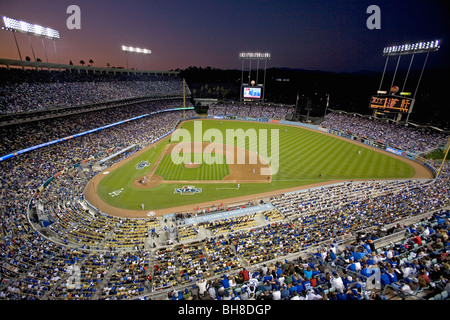 Tribünen mit Blick auf Home-Plate am National League Championship Series (NLCS), Dodger Stadium, Los Angeles, CA Stockfoto