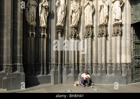 Ein Bettler in der Nähe der Dom in Köln - Köln Stockfoto