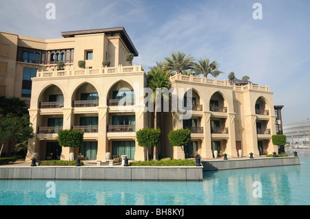 Architektur im orientalischen Stil in Dubai, Vereinigte Arabische Emirate Stockfoto