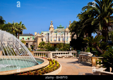 Brunnen und Garten über Monte Carlo in Monaco Stockfoto