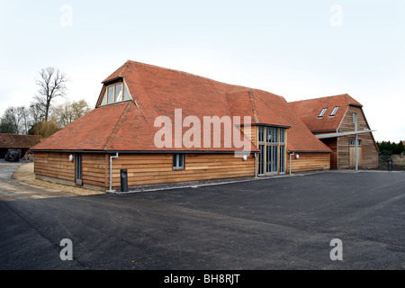 alte Scheune Renovierung mit traditionellen Eichenbalken und modernen Elementen Stockfoto