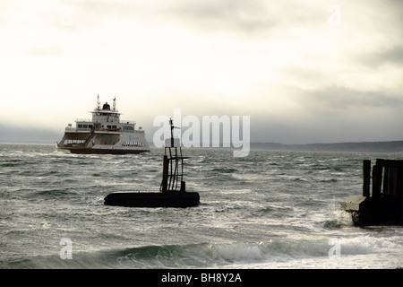 Washington State Ferry Boat aus Washington State Park Fort Casey an einem stürmischen Morgen Januar von Keystone, Port Townsend Stockfoto