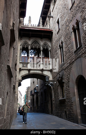 Seufzerbrücke im Carrer del Bisbe, Barcelona, Katalonien, Spanien Stockfoto