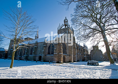 Kings College, Aberdeen Scotland mit der Kapelle Kronenturm sichtbar im Winter SCO 6037 Stockfoto