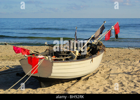 Fischkutter bin Strang - Fischkutter am Strand 15 Stockfoto