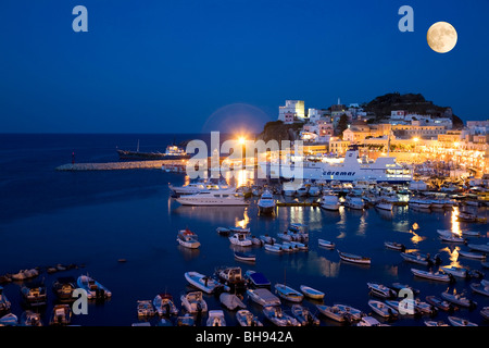 Hafen von Ponza Insel Ponza, Mittelmeer, Italien Stockfoto