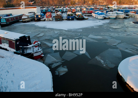 Winter am LLangollen Kanal bei Blackwater Wiese Marina, Ellesmere, Shropshire Stockfoto