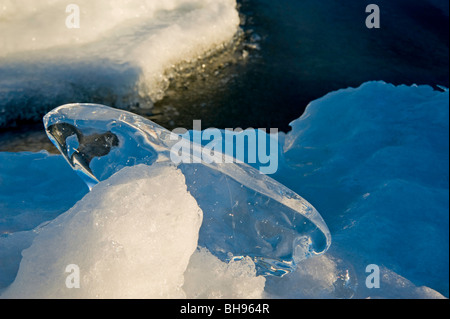 Eis-Formationen und Felsen entlang der Küste der Georgian Bay, South Bay, Ontario, Kanada Stockfoto