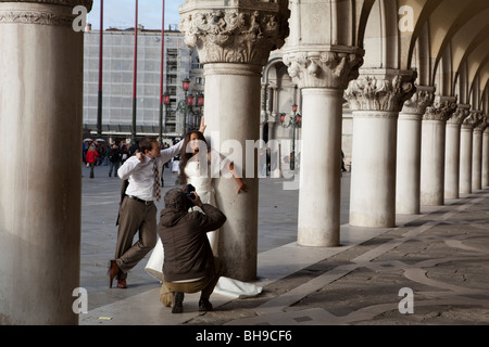 Fotografische Sitzung eine fremde Braut und Bräutigam heiraten in Venedig, Italien Stockfoto