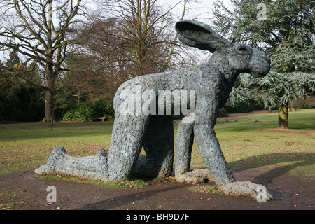Lady Hare Skulptur von Sophie Ryder. Stockfoto
