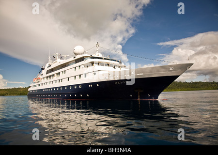 Australische Basis Expedition Kreuzer Orion ist kompakt und wendig in der Lage zu gehen, wo die großen Schiffe Nggela Island Salomonen nicht Stockfoto