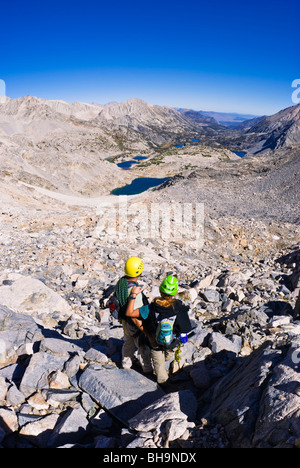 Kletterer im Anflug auf Bear Creek Spire, John Muir Wildnis, die Berge der Sierra Nevada, Kalifornien Stockfoto