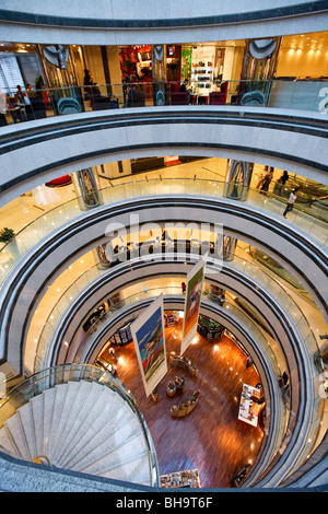 Innenraum der Lee Gardens Shopping Centre in gehobenen Causeway Bay, Hong Kong. Stockfoto