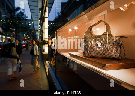 Gucci-Schaufenster im gehobenen Causeway Bay, Hong Kong anzeigen Stockfoto