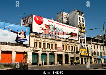 Einmal Plaza Avenida Rivadavia Pueyrredon Bus Bahnhof Buenos Aires Argentinien Stockfoto