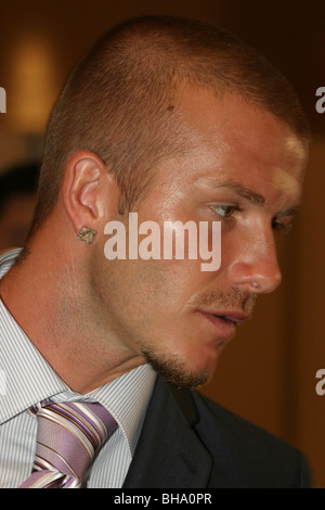 Englischer Fußballspieler David Beckham training mit Real Madrid, in Tokio, Japan, 2004. Stockfoto