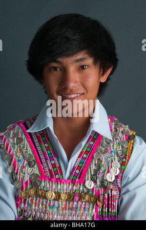 Hübscher kleiner Junge, Sohn der Hmong-Laotischen Flüchtlingsfamilie Stockfoto