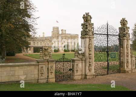 Auf dem Gelände des Schlosses Ashby, ein großes Landhaus in Northamptonshire, England. Stockfoto