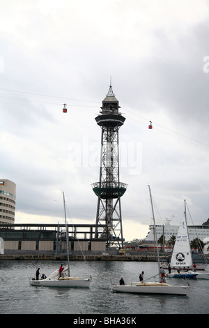 Seilbahn-Turm in Barcelona vorbei über Port Vell von Barcelona nach Montjuic Stockfoto