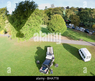 Heißluftballon ausziehen im Victoria Park, Bath, Großbritannien Stockfoto