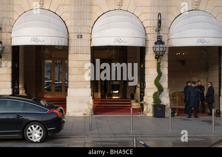 Der Eingang des Palace Hotel Ritz; Platz Vendome in Paris Stockfoto