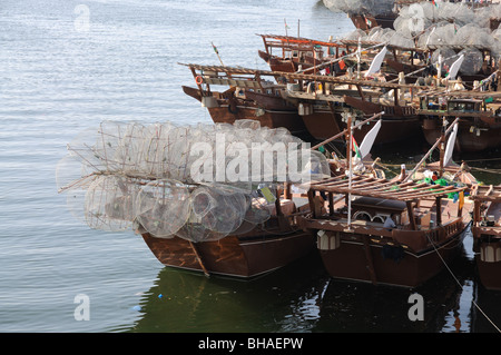 Traditionellen hölzernen Dhaus in Sharjah, Vereinigte Arabische Emirate Stockfoto