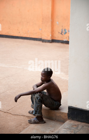 Straße junge in Kampala-Uganda Stockfoto