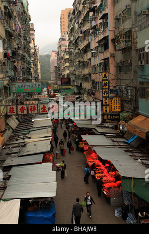 Straßenmarkt und high-Rise Wohnungen, Hong Kong Stockfoto