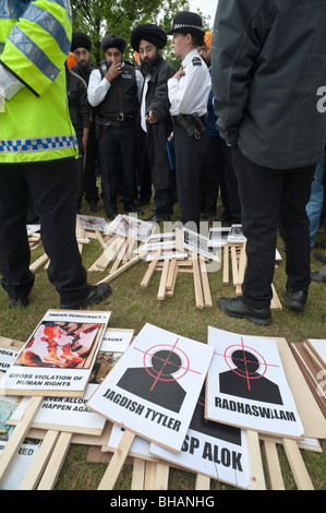 Polizei Tierarzt-Plakate für Sikh März fordern Gerechtigkeit über die Massaker von 1984 und einen unabhängigen Sikh-Staat Stockfoto