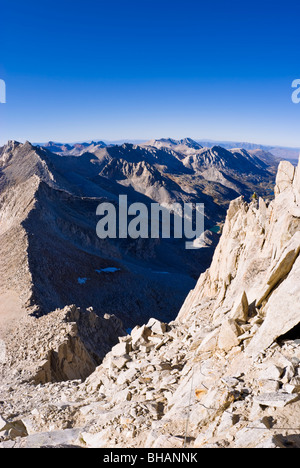 Bergsteiger auf der Nordost Grat des Bear Creek Spire, John Muir Wilderness, Berge der Sierra Nevada, Kalifornien Stockfoto