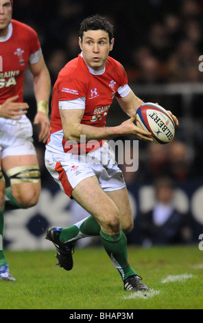 STEPHEN JONES WALES & LLANELLI SCARLETS TWICKENHAM LONDON ENGLAND 6. Februar 2010 Stockfoto