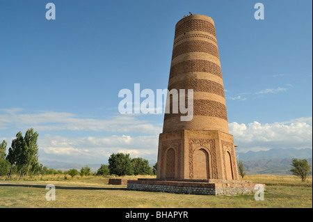 Der Burana-Turm, historische Architektur, Minarett der mittelalterliche Moschee Aprox. 10-Cent. Stockfoto