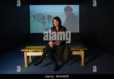 Afghanische Künstler Lida Abdul mit ihrer Video-Kunst zeigen bei Artes Mundi 3 Wales International Visual Art Exhibition und Preis Stockfoto