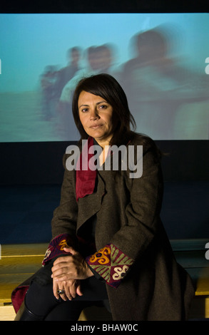 Afghanische Künstler Lida Abdul mit ihrer Video-Kunst zeigen bei Artes Mundi 3 Wales International Visual Art Exhibition und Preis Stockfoto