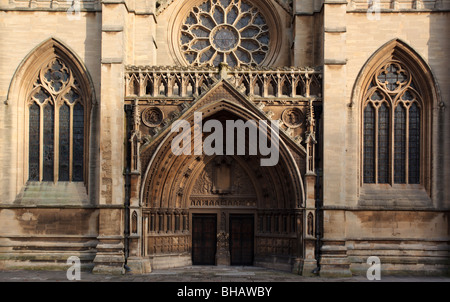 Kathedrale-Kirche des Heiligen und ungeteilten Dreifaltigkeit Bristol England UK - Haupteingang Tür Stockfoto