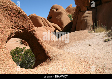 Spitzkoppe, Spitzkop, Groot Spitzkop oder das Matterhorn von Namibia ist eine Sammlung von Granit Berge und Felsen in der Wüste Stockfoto