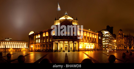 Victoria Square im Stadtzentrum von Birmingham, zeigt die Sozialwohnung, The Town Hall. Birmingham, England. Stockfoto