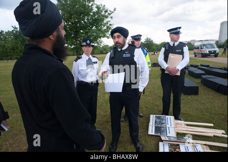 Polizei Tierarzt-Plakate für Sikh März fordern Gerechtigkeit über die Massaker von 1984 und einen unabhängigen Sikh-Staat Stockfoto